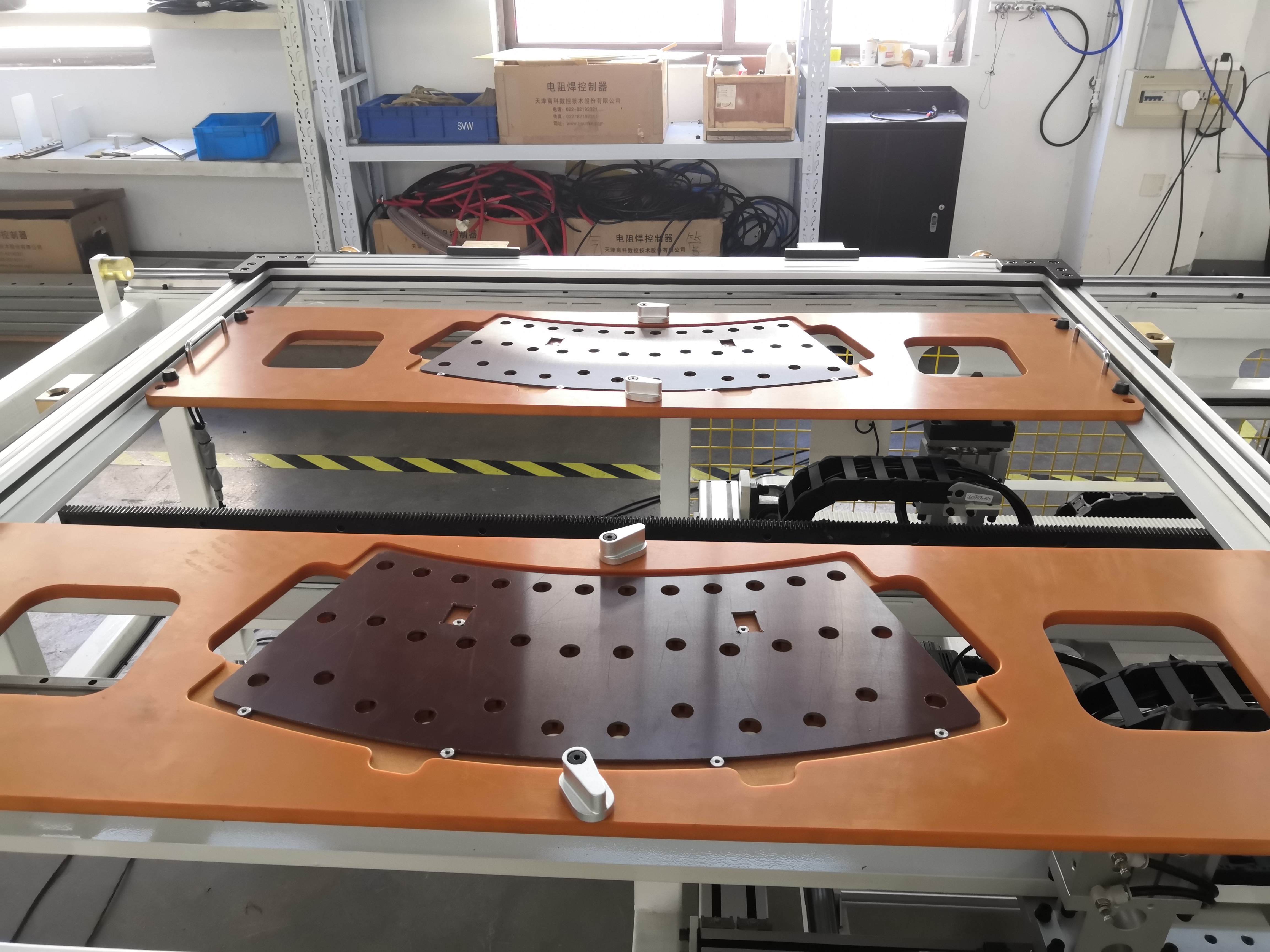 通风槽片半自动焊接专机